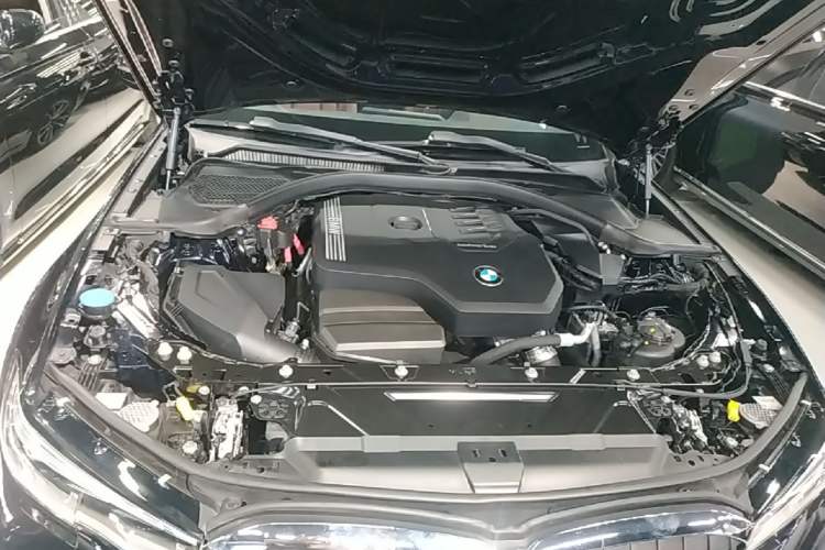 Used BMW 3 Series 2021 Second Facelift 320Li M Sport Package Engine Bay