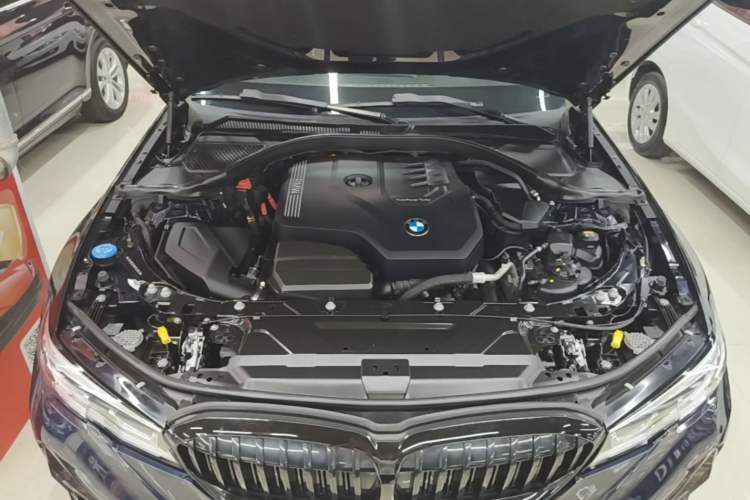 Used BMW 3 Series 2021 320Li M Sport Package Engine Bay
