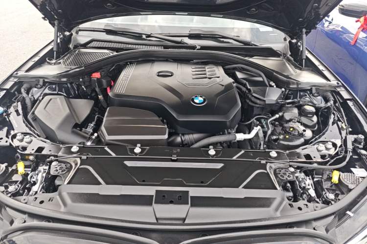 Used BMW 3 Series 2021 325i M Sport Night Edition package Engine Bay