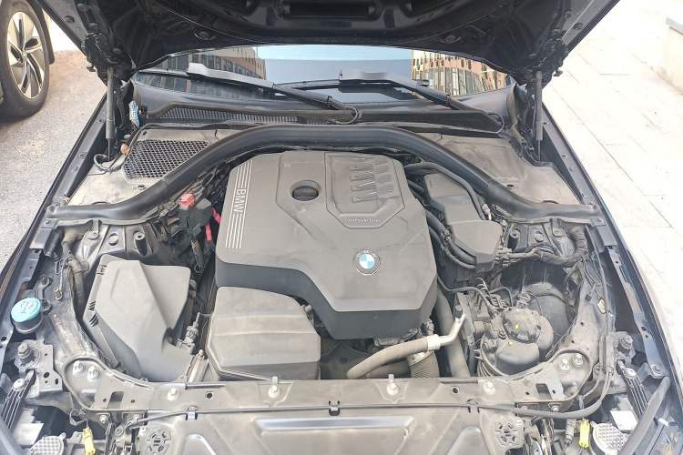 Used BMW 3 Series 2021 325i M Sport Night Edition package Engine Bay