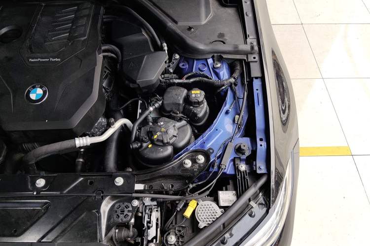 Used BMW 3 Series 2021 325Li M Sport Shadowline Package Engine Bay Left