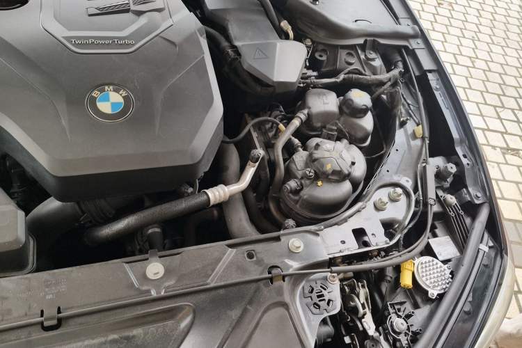 Used BMW 3 Series 2021 325Li M Sport Shadowline Package Engine Bay Left