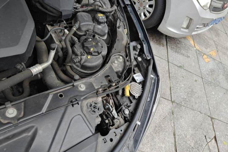 Used BMW 3 Series 2021 Restyled 325Li M Sport Package Engine Bay Left