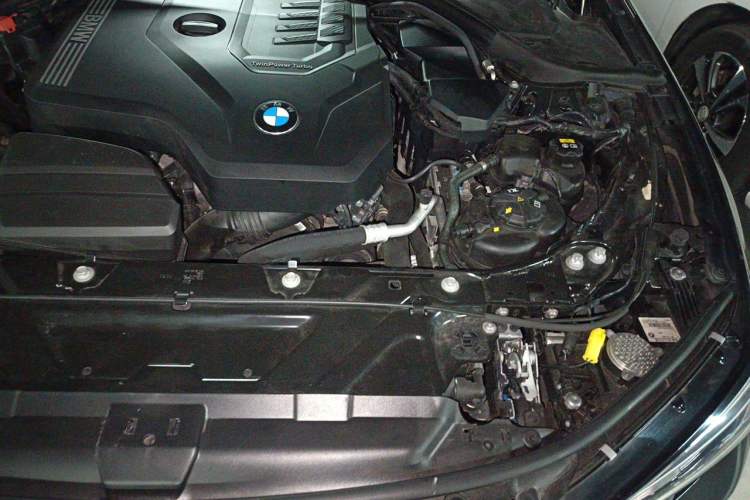 Used BMW 3 Series 2021 325i M Sport Night Edition package Engine Bay Left