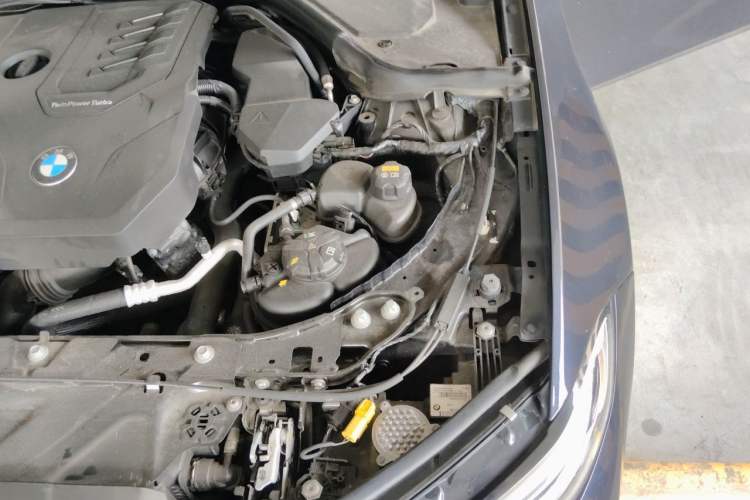 Used BMW 3 Series 2021 325i M Sport Night Edition package Engine Bay Left