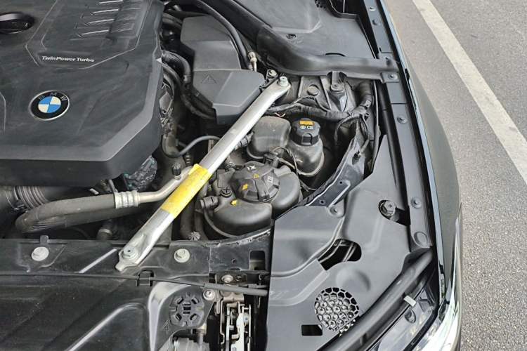 Used BMW 3 Series 2021 330i M Sport Night Edition Engine Bay Left