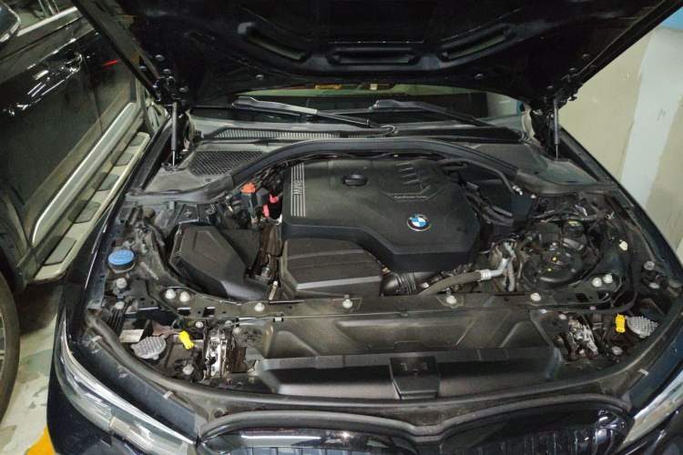 Used BMW 3 Series 2021 325i M Sport Night Edition package Engine Bay Right