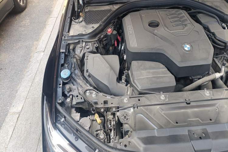 Used BMW 3 Series 2021 325i M Sport Night Edition package Engine Bay Right