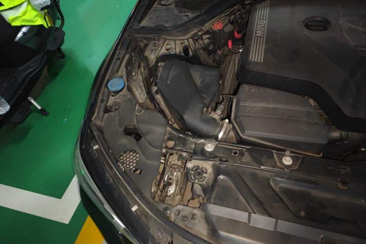 Used BMW 3 Series 2021 325i M Sport Night Edition package Engine Bay Right