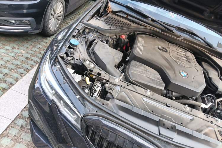 Used BMW 3 Series 2021 325i M Sport Night Edition package Engine Bay Right