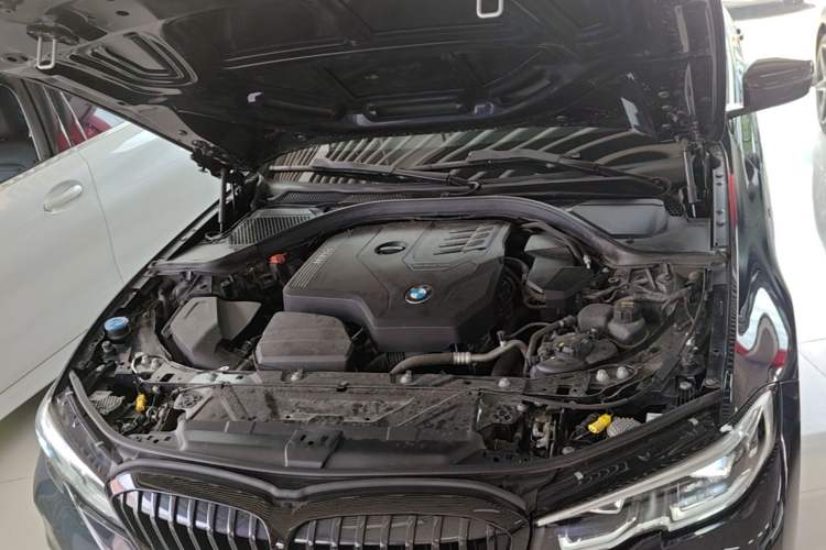 Used BMW 3 Series 2021 325Li M Sport Shadowline Package Engine Bay