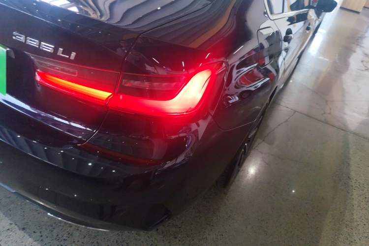 Used BMW 3 Series 2021 Second Facelift 325Li M Sport Package Exterior 3
