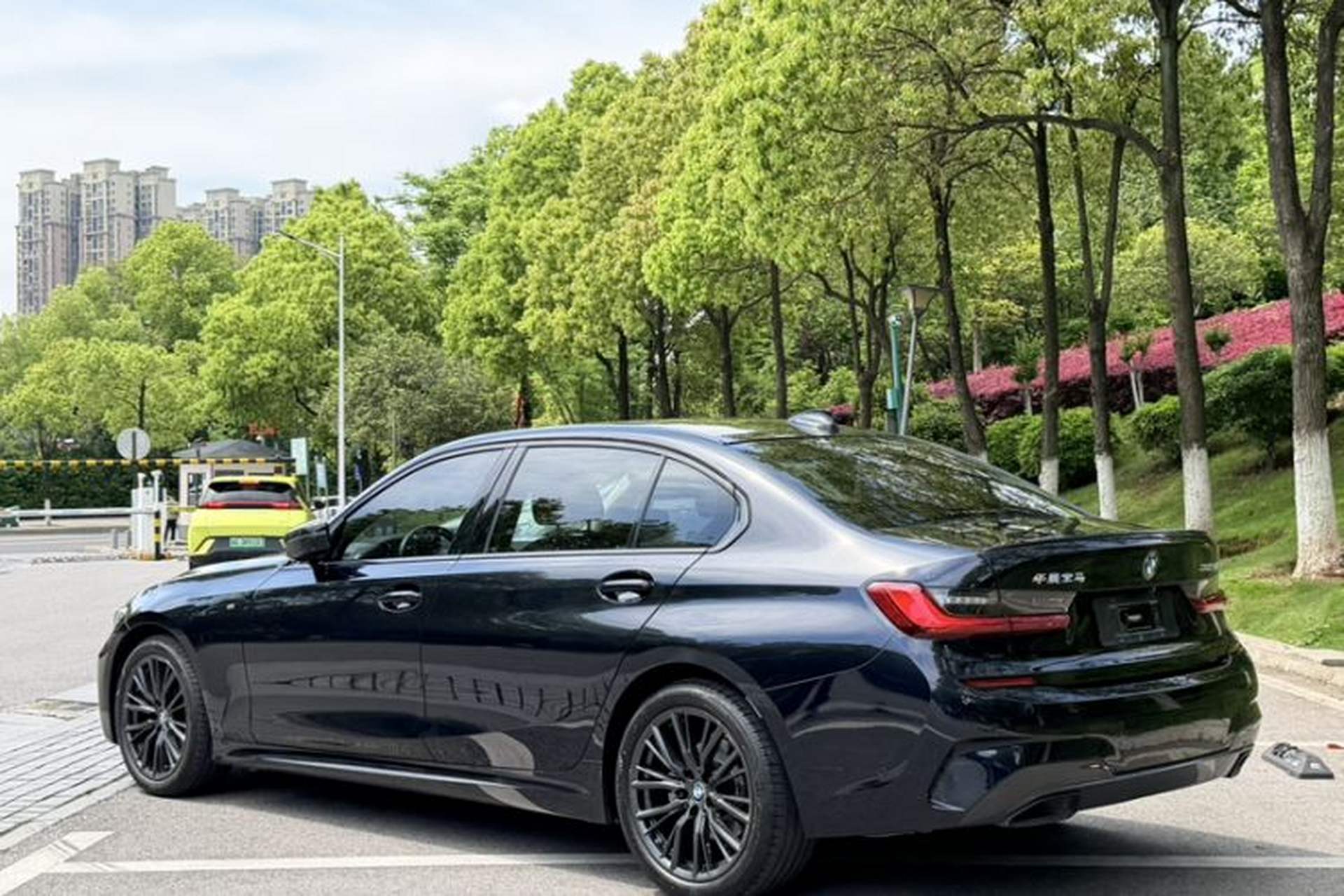 Used BMW 3 Series 2021 Facelifted 325Li M Sport Night Edition Package Exterior 4