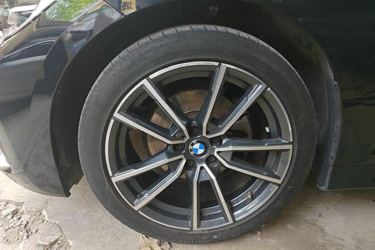 Used BMW 3 Series 2021 Facelifted 320Li M Sport Package Exterior 4