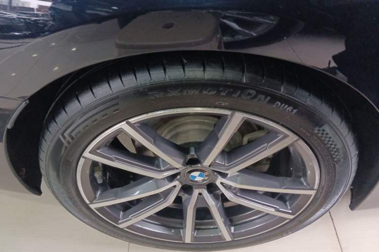 Used BMW 3 Series 2021 Restyled 325Li M Sport Package Exterior 4