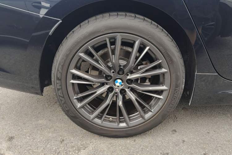 Used BMW 3 Series 2021 325Li M Sport Shadowline Package Exterior 5