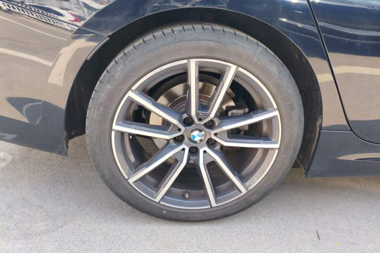 Used BMW 3 Series 2021 Second Facelift 325Li M Sport Package Exterior 5