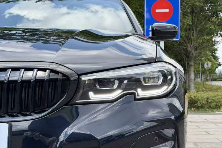 Used BMW 3 Series 2021 Second Facelift 330Li xDrive M Sport Night Edition Package Exterior 7