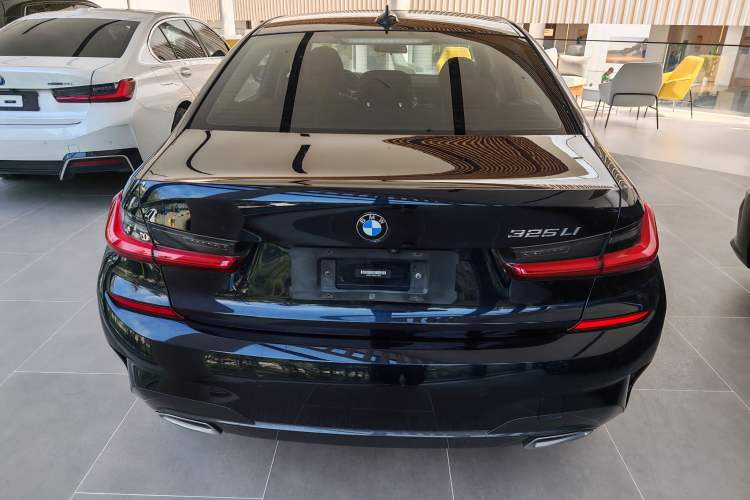Used BMW 3 Series 2021 Second Facelift 325Li M Sport Package Exterior 8
