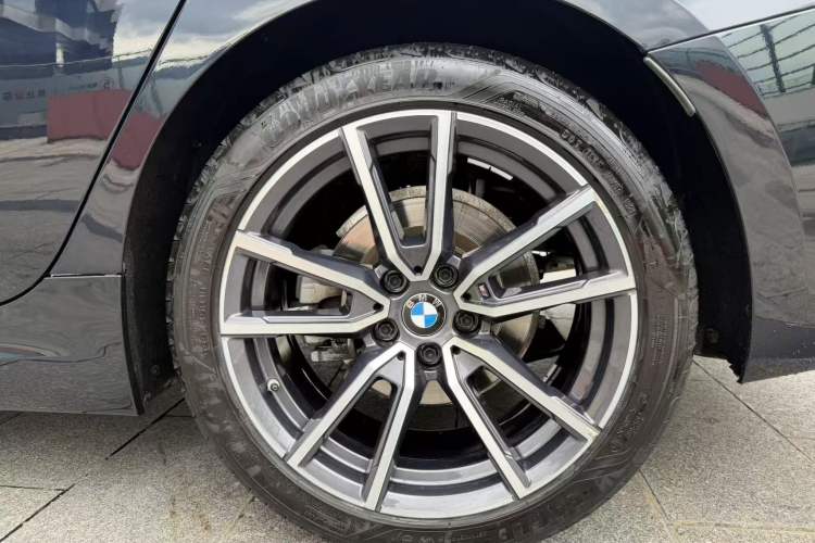 Used BMW 3 Series 2021 Restyled 325Li M Sport Package Exterior 9