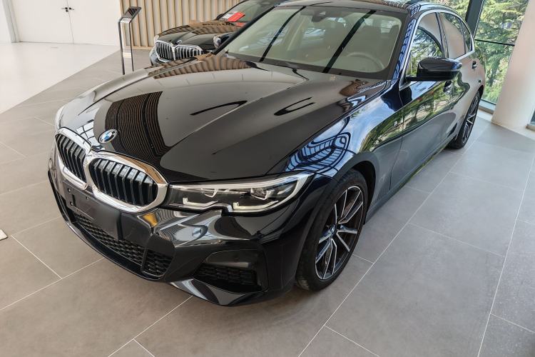 Used BMW 3 Series 2021 Second Facelift 325Li M Sport Package Exterior 9