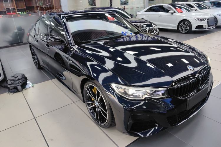 Used BMW 3 Series 2021 Second Facelift 330Li xDrive M Sport Night Edition Package Front Right 45 Deg