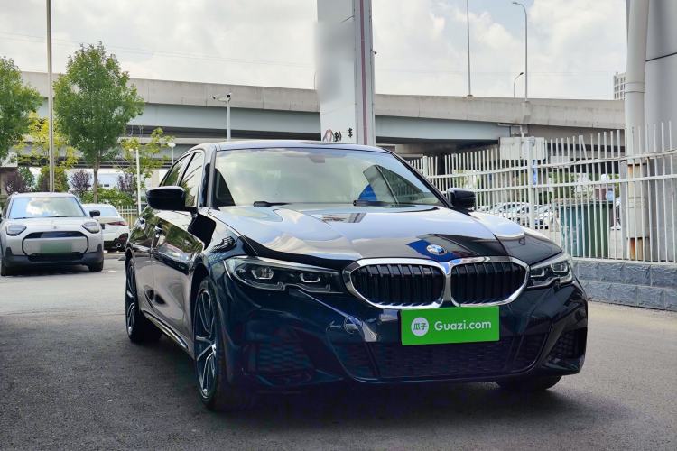 Used BMW 3 Series 2021 320Li M Sport Package Front Right 45 Deg