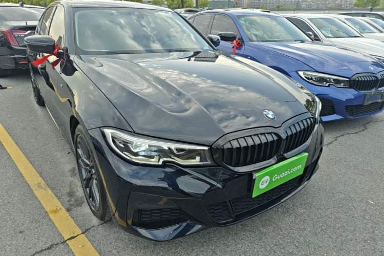 Used BMW 3 Series 2021 325i M Sport Night Edition package Front Right 45 Deg