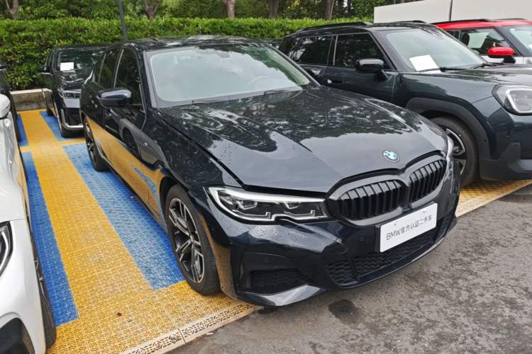 Used BMW 3 Series 2021 Restyled 325i M Sport Package Front Right 45 Deg