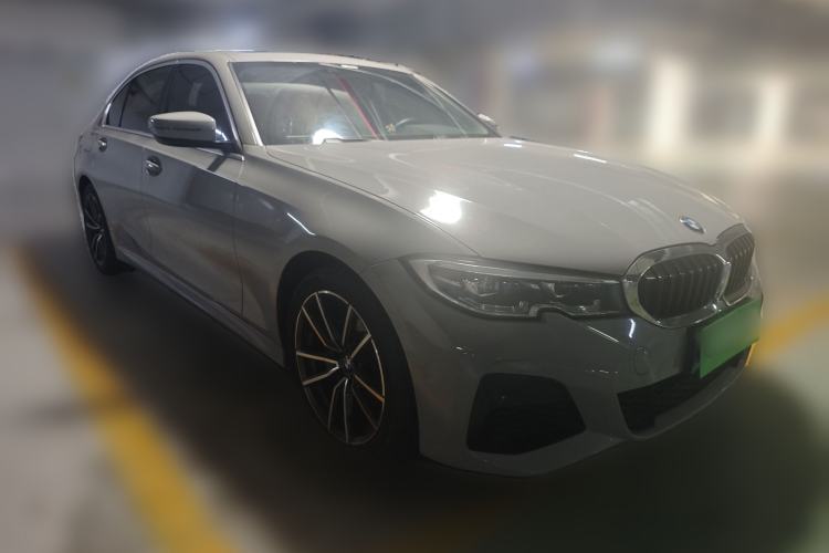 Used BMW 3 Series 2021 320Li M Sport Package Front Right 45 Deg