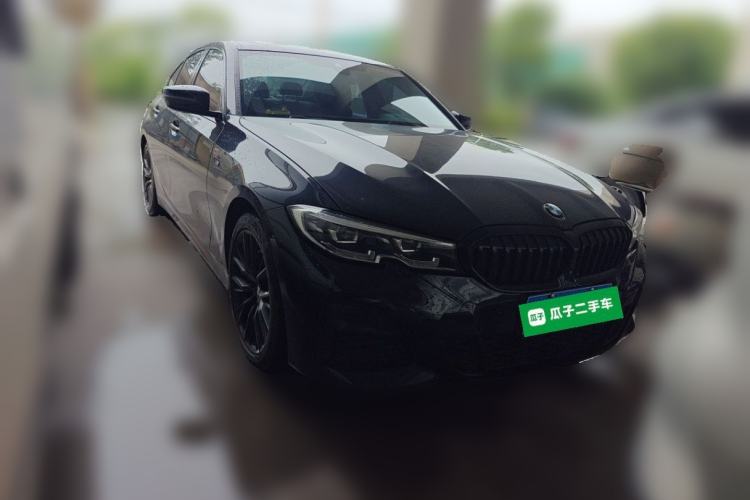 Used BMW 3 Series 2021 325i M Sport Night Edition package Front Right 45 Deg