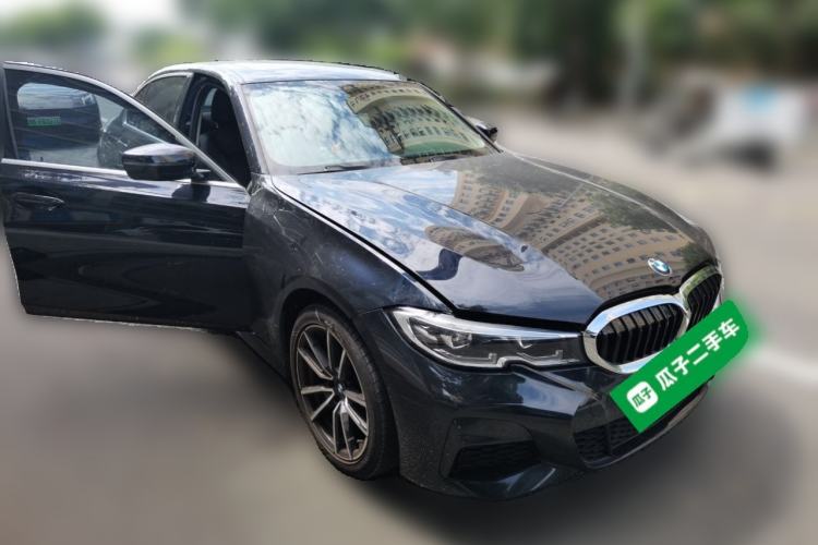 Used BMW 3 Series 2021 Second Facelift 320i Sport Package Front Right 45 Deg