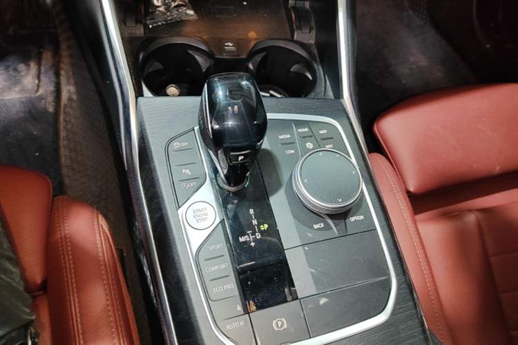 Used BMW 3 Series 2021 Second Facelift 325i M Sport Package Gear Lever