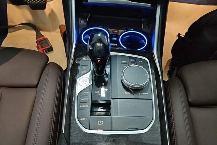 Used BMW 3 Series 2021 Second Facelift 325Li M Sport Package Gear Lever