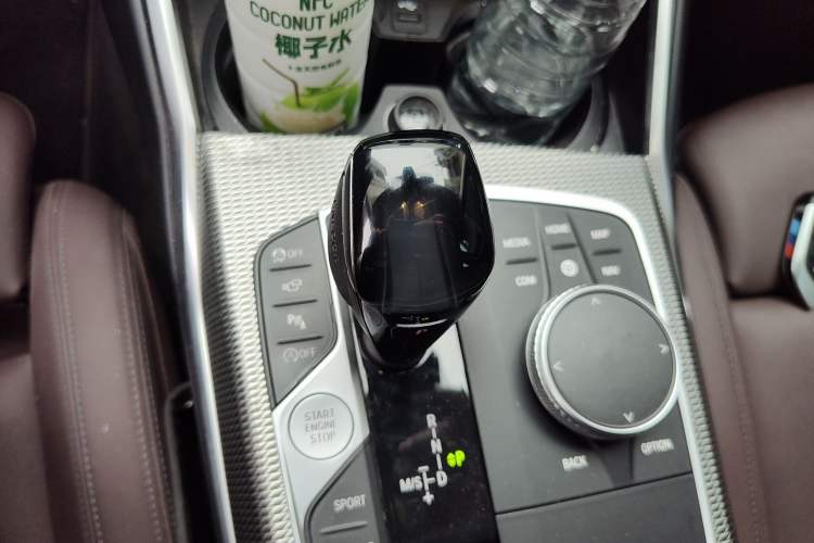 Used BMW 3 Series 2021 325i M Sport Night Edition package Gear Lever