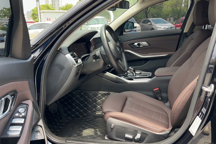 Used BMW 3 Series 2021 Facelifted 320Li M Sport Package Interior 2