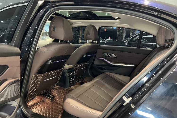 Used BMW 3 Series 2021 Restyled 325Li M Sport Package Interior 3