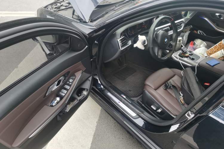 Used BMW 3 Series 2021 325Li M Sport Shadowline Package Interior 3