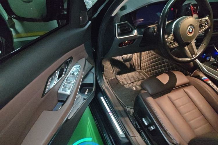 Used BMW 3 Series 2021 325i M Sport Night Edition package Interior 3