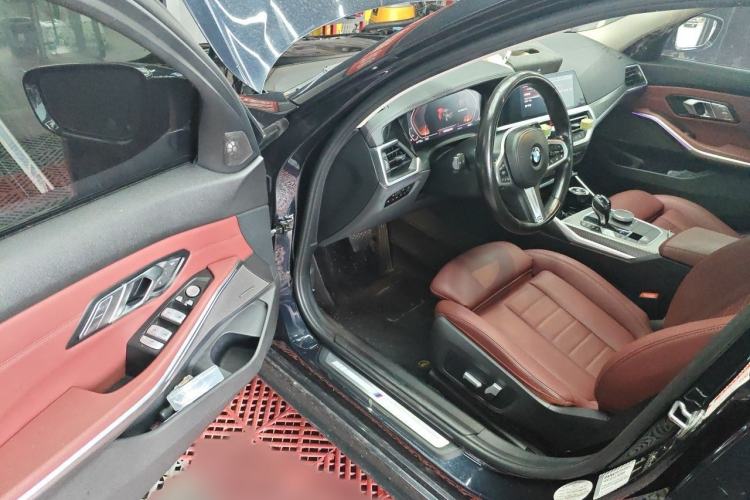 Used BMW 3 Series 2021 325i M Sport Night Edition package Interior 3