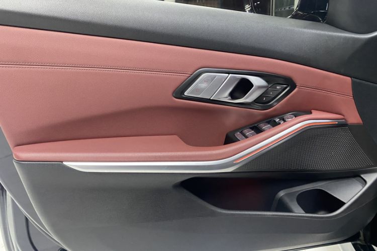 Used BMW 3 Series 2021 Second Facelift 325Li xDrive M Sport Package Interior 4