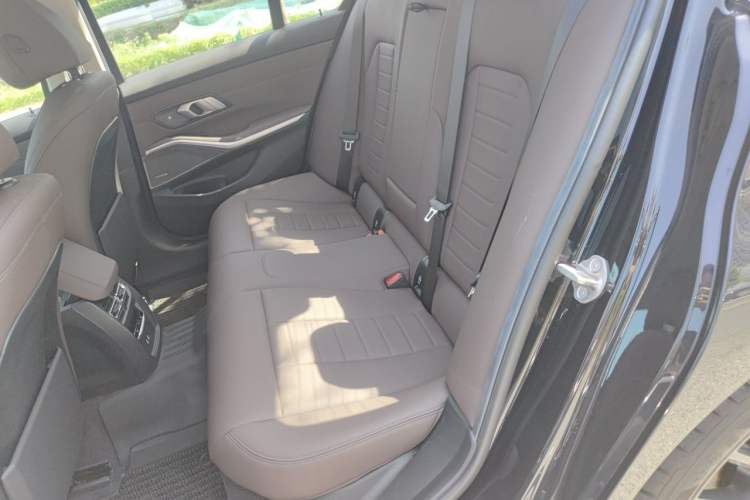 Used BMW 3 Series 2021 Second Facelift 330i M Sport Night Edition Package Interior 4