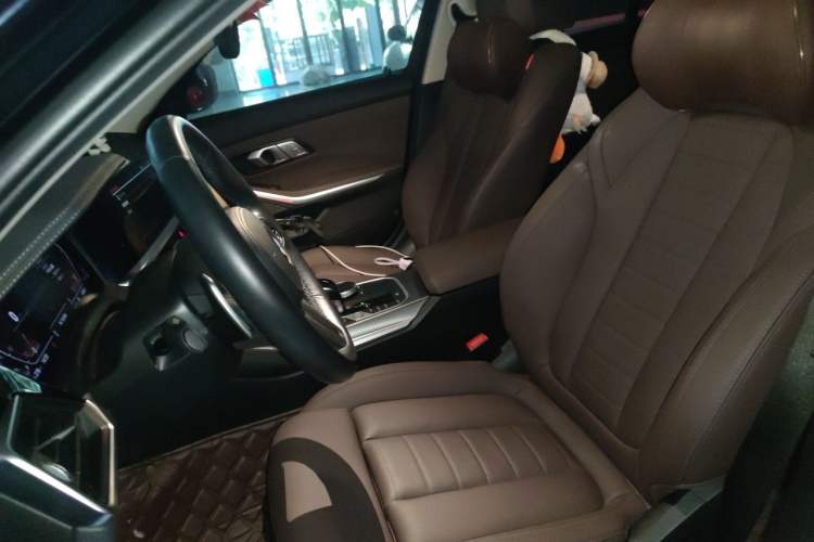 Used BMW 3 Series 2021 Restyled 325i M Sport Night Edition Package Left Front Seat