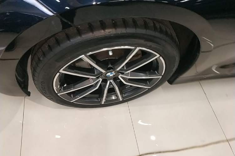Used BMW 3 Series 2021 Second Facelift 320Li M Sport Package Left Front Wheel Hub
