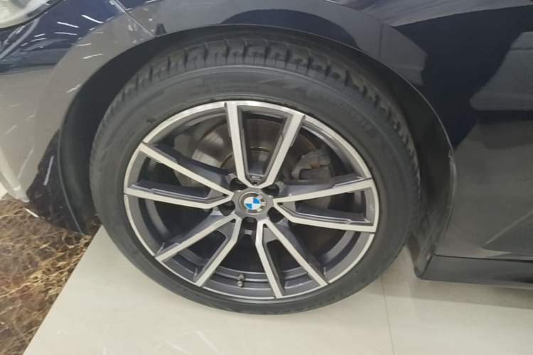 Used BMW 3 Series 2021 320Li M Sport Package Left Front Wheel Hub