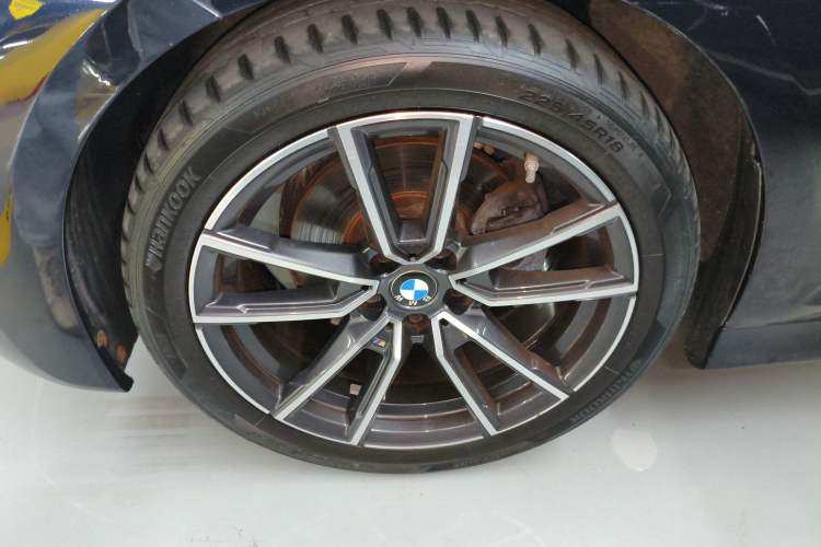 Used BMW 3 Series 2021 Second Facelift 320Li M Sport Package Left Front Wheel Hub