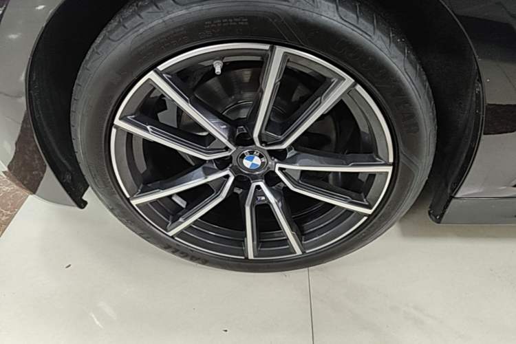 Used BMW 3 Series 2021 Facelifted 320Li M Sport Package Left Front Wheel Hub