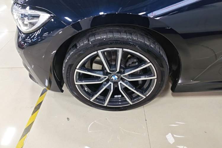 Used BMW 3 Series 2021 325Li xDrive M Sport Package Left Front Wheel Hub
