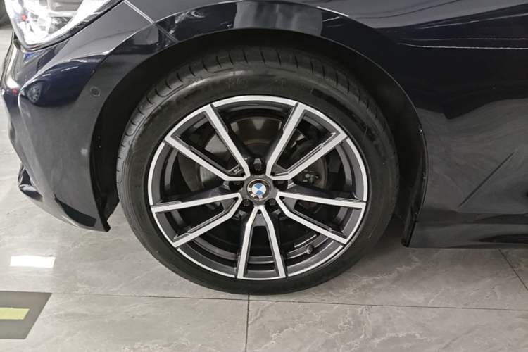 Used BMW 3 Series 2021 Second Facelift 325Li M Sport Package Left Front Wheel Hub