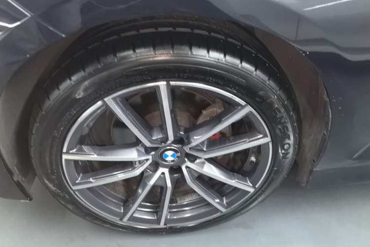 Used BMW 3 Series 2021 325Li M Sport Package Left Front Wheel Hub